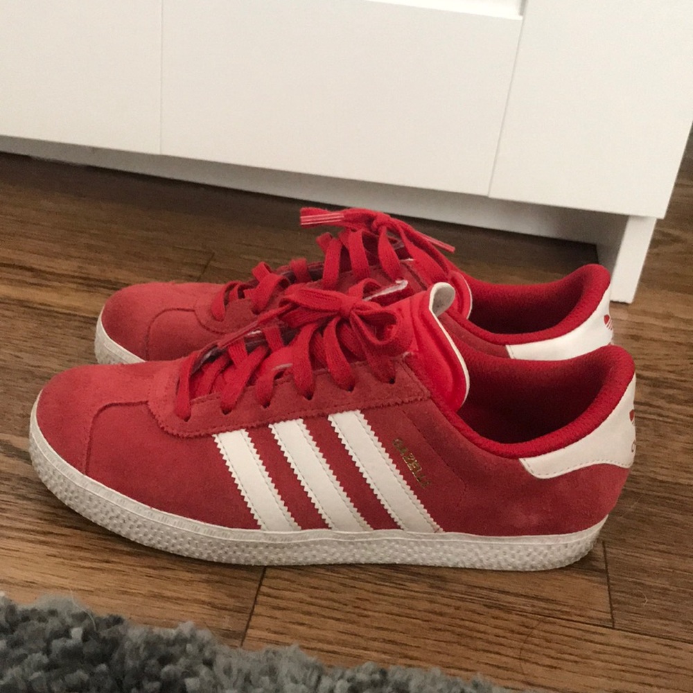 Adidas Gazelle in red  5.5 in woman’s (3.5 men’s)